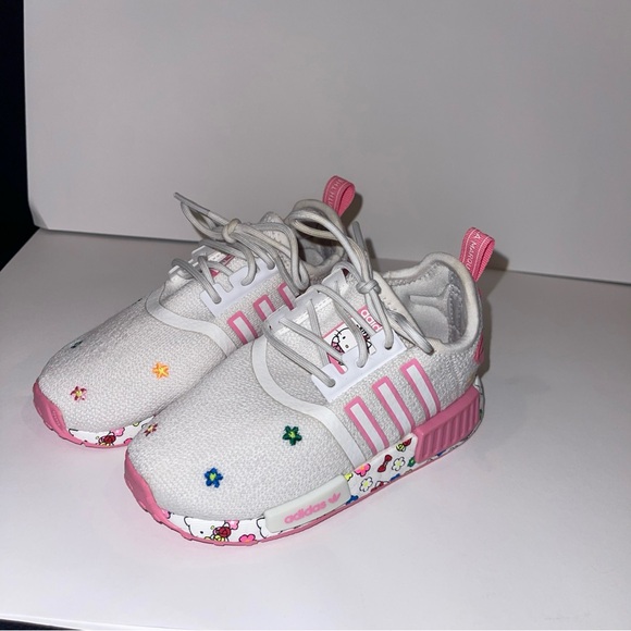 Hello kitty adidas size 8K - Picture 8 of 13